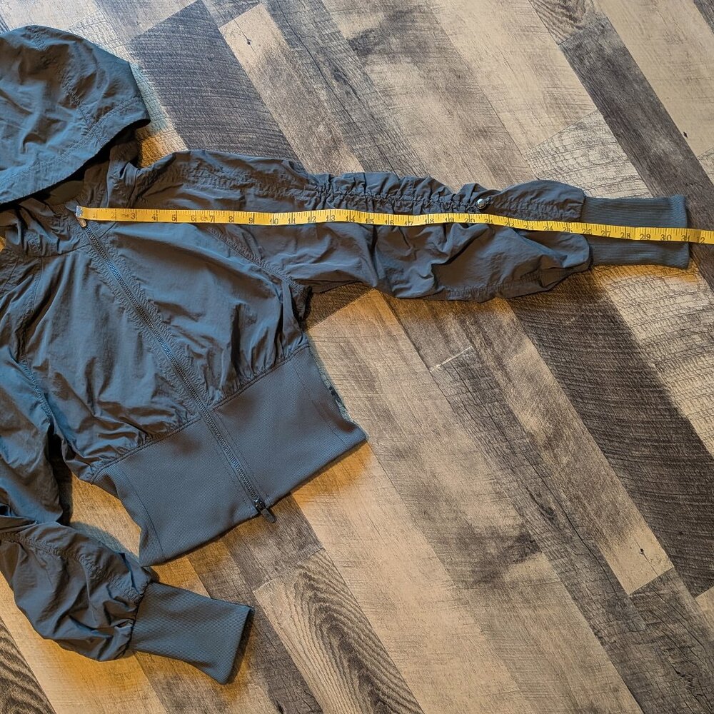 Lululemon Ruched Ribbed-Waist Jacket XS Army Green - Picture 7 of 8
